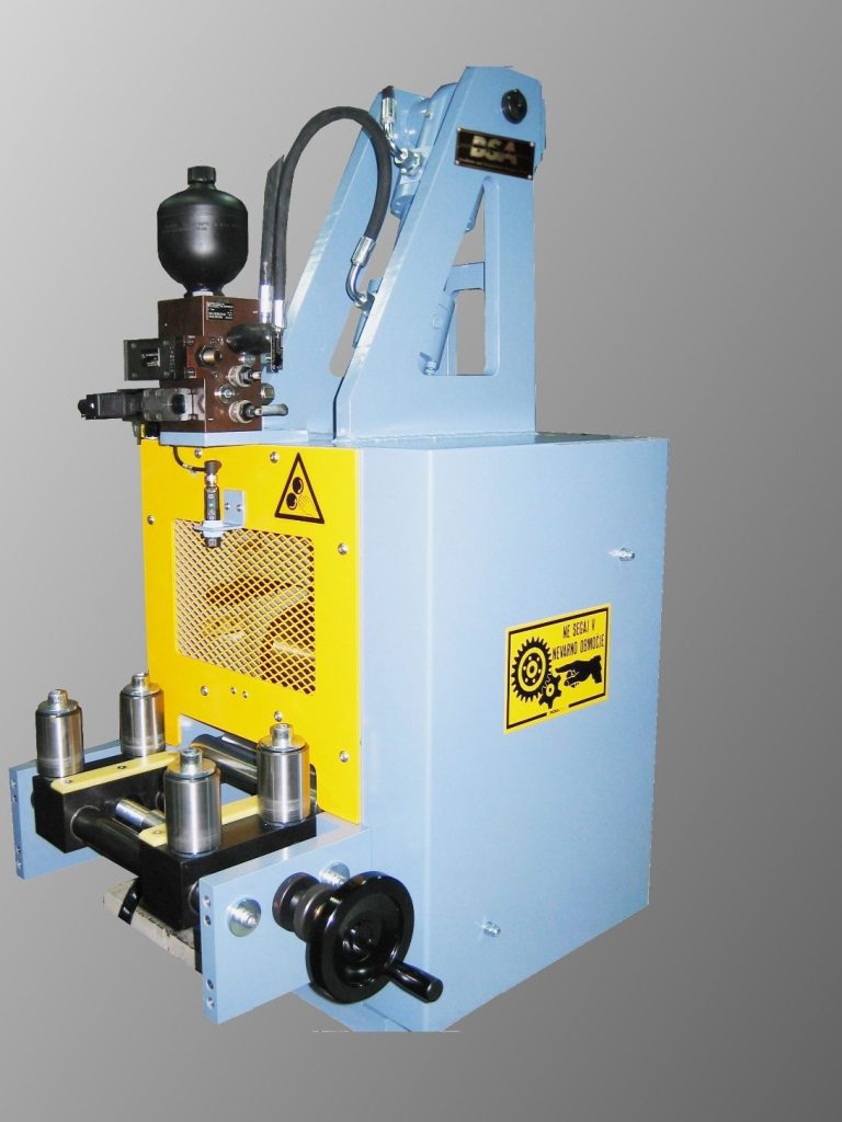 Walzenvorschub Modell WV150-250H-NC Walzenvorschub für 250 mm Bandbreite und hydraulischer Walzenpressung. Speziell für Dicke Metallbänder bis 15 mm