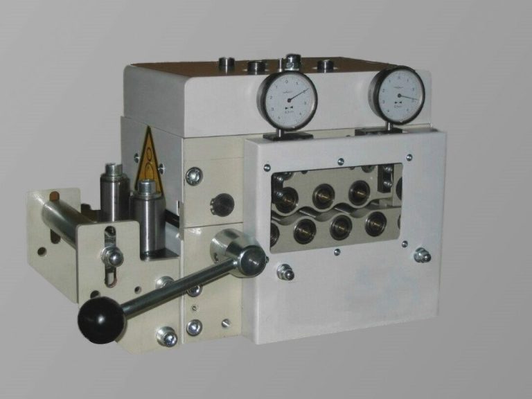 Richteinheit ohne Antrieb Typ RE32-200-7 für 200 mm Bandbreite Schlepprichtsatz mit Messuhren mit 7 Richtrollen