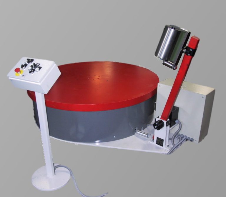 Palettenhaspel Modell NOH 20-1500 EM Palettenhaspel 2000 Kg mit Frequenzgesteuertem Antrieb über eine Bandführung und Stehpult mit Bedienfeld