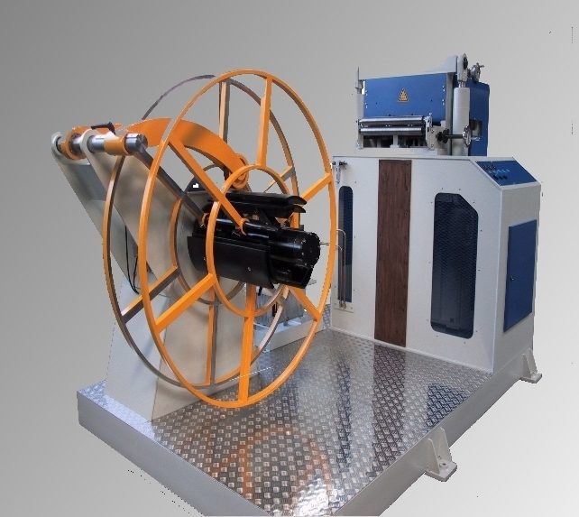 Abwickelhaspeln mit Antrieb und einer Coil -Anschlagplatte