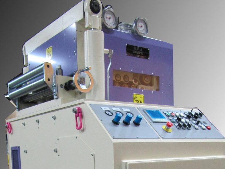 Abwickelhaspeln ohne Antrieb mit Hydraulischer Bandspreizung und mit einzelnen Seitenbegrenzern