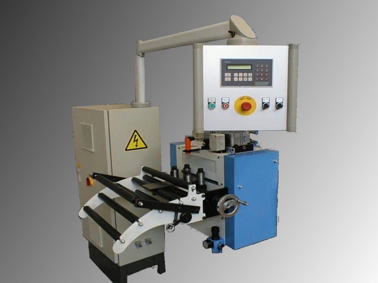 Walzenvorschub mit Bedienpult und Schaltschrank