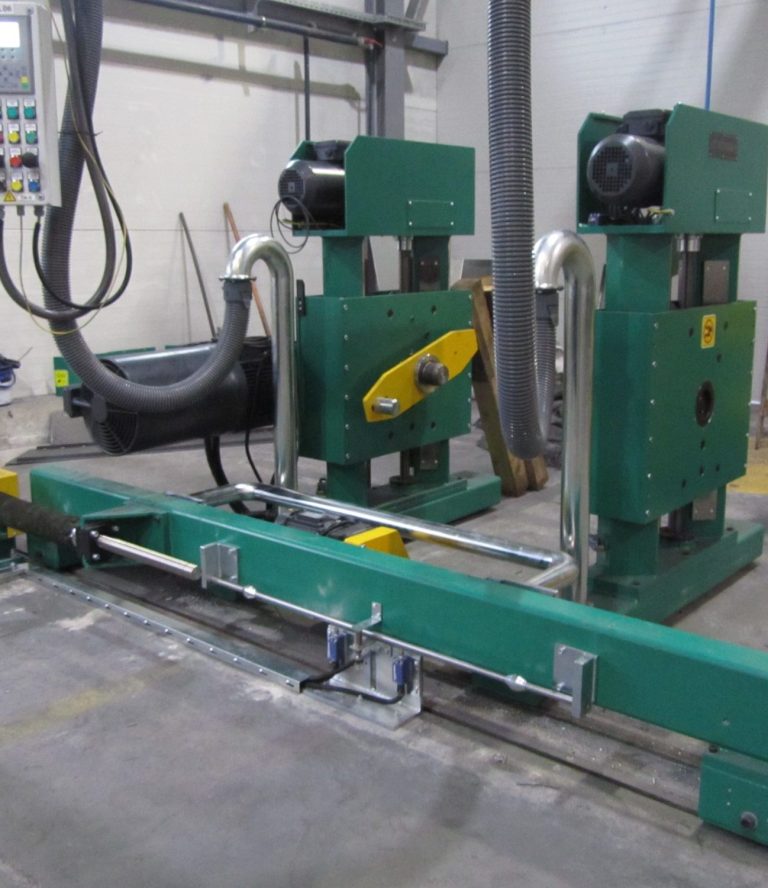 Abwickelhaspel mit Antrieb Modell NO30-360V-H Abwickelhaspel mit Antrieb für 3000 Kg Coils. Mit hydraulischer Spreizung und Bedienfeld am Haspel